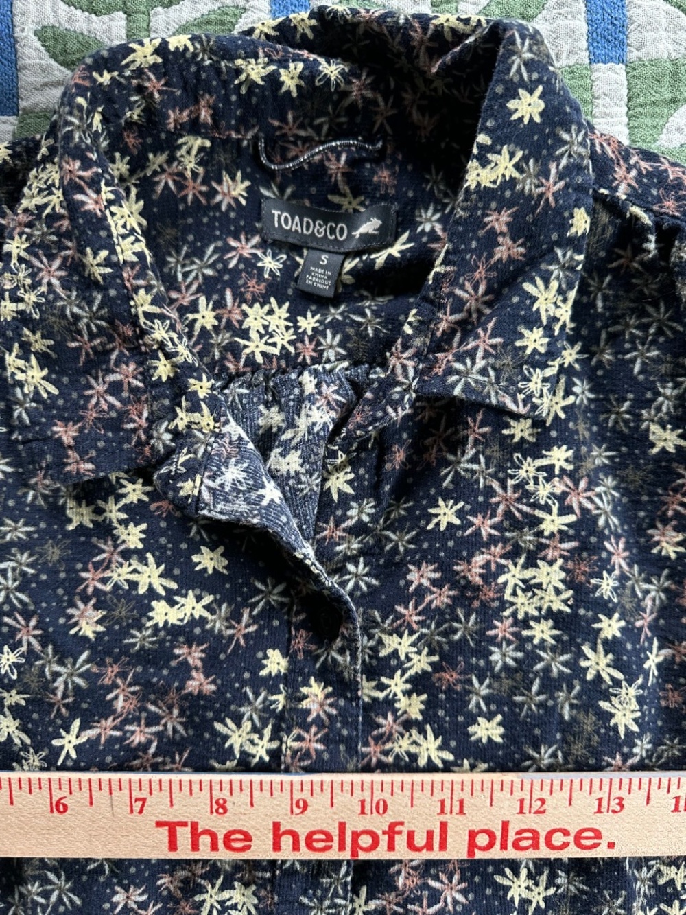 Toad&Co - Manzana Short Sleeve - Navy Ditsy print - Size S - Picture 3 of 3